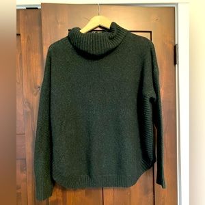 Staccato curved hem hunter green sweater